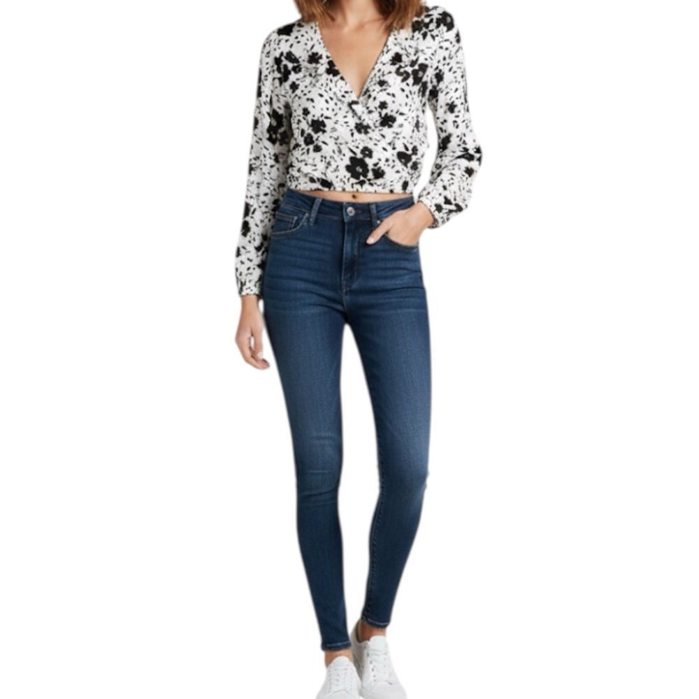 ASTR The Label White & Black Floral Long Sleeve Ruffle VNeck Boho Blouse Size XS